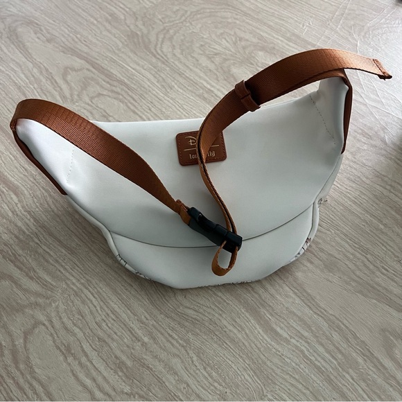 Loungefly Disney Princess Fannypack Purse - Cindy, Mulan, Snow, Ariel, Jasmine - Picture 10 of 10